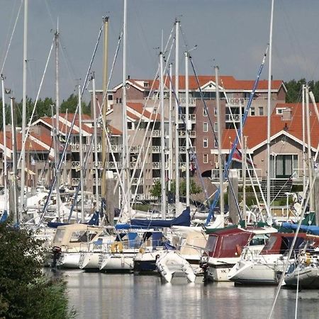 Hotel Restaurant Zeeland Tholen Exterior photo
