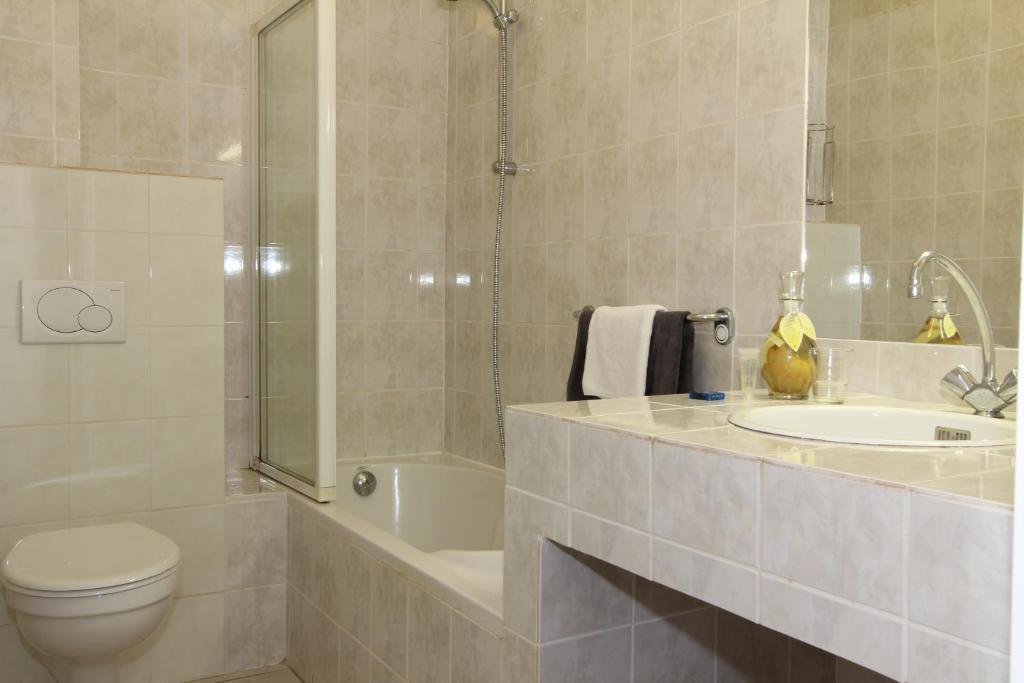 Hotel Restaurant Zeeland Tholen Room photo
