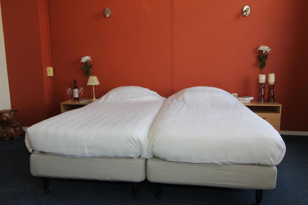 Hotel Restaurant Zeeland Tholen Room photo