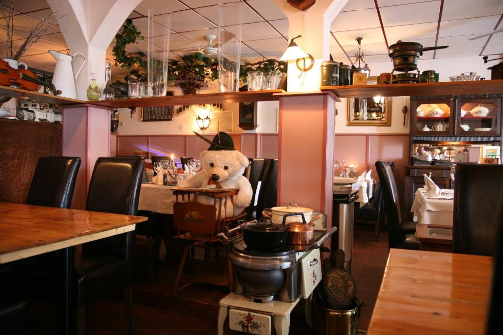 Hotel Restaurant Zeeland Tholen Exterior photo