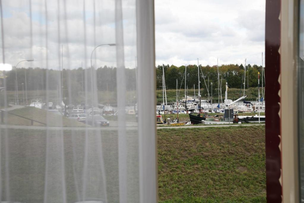 Hotel Restaurant Zeeland Tholen Room photo